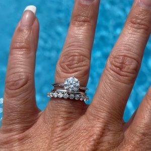 Doveggs 10k gold moissanite full eternity band. NEW